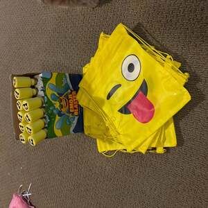 Emoji Party Favor Bundle: 10-Pack  Backpack/Blaster Water Shooters